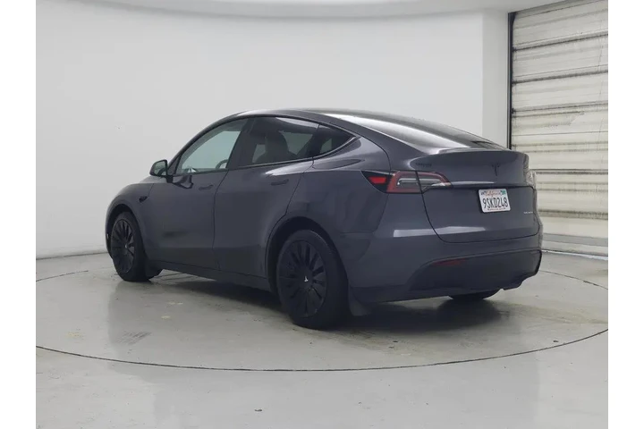 $31998 : Tesla Model Y 2023 AWD Long image 2