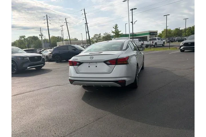 $23980 : Nissan Altima 2025 2.5 SV 4d image 10