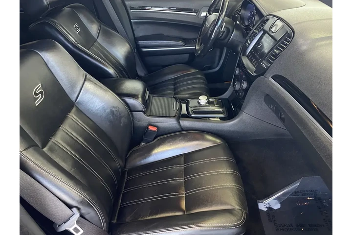 $18991 : Chrysler 300 2019 AWD S 4dr image 7