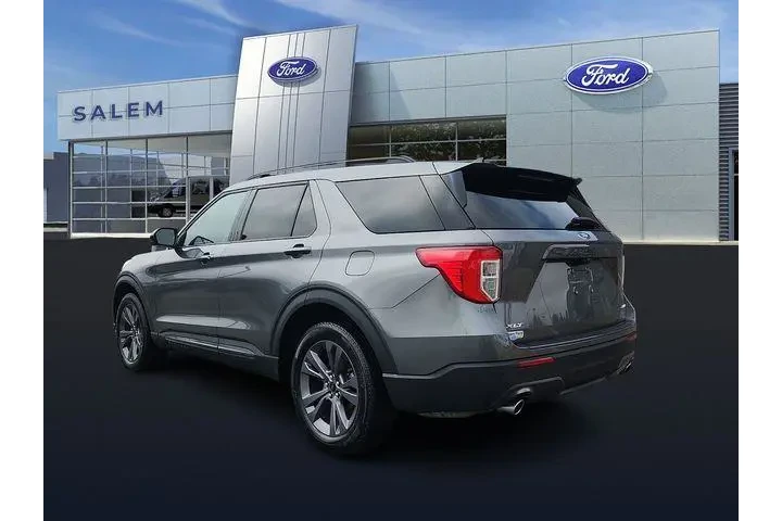 $31990 : Ford Explorer 2023 AWD XLT 4 image 4
