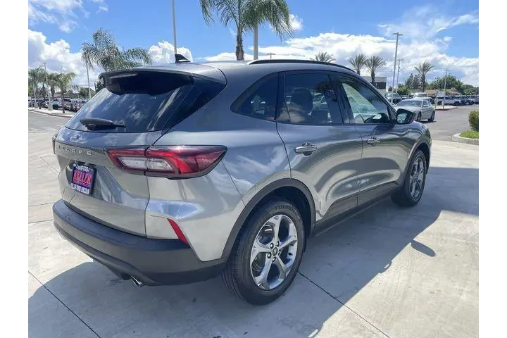 $23888 : Ford Escape 2025 ST-Line 4dr image 8