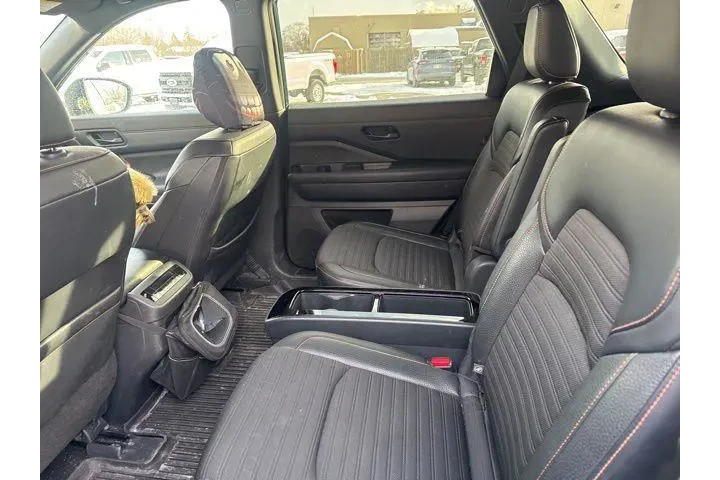 $30995 : Nissan Pathfinder 2024 AWD S image 9