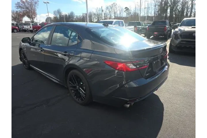 $29078 : Toyota Camry 2025 SE 4dr Sed image 6