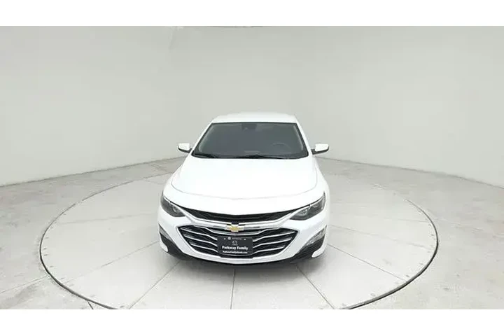 $18983 : Chevrolet Malibu 2024 LT 4dr image 2