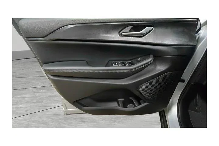 $34985 : Jeep Grand Cherokee 2024 4x4 image 9