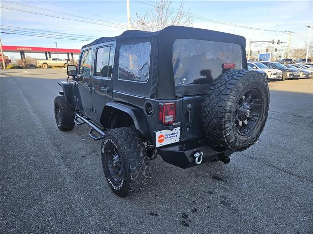 $27000 : PRE-OWNED 2018 JEEP WRANGLER image 4