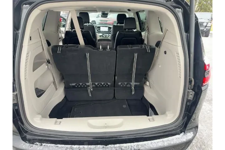 $29600 : Chrysler Pacifica 2024 Touri image 7