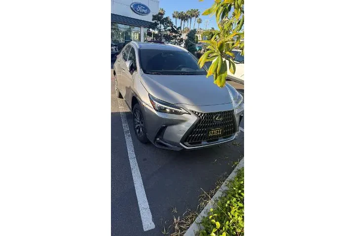 $32577 : Lexus NX 350 2022 AWD 4dr Cr image 1