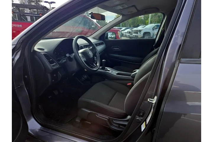 $12599 : Honda HR-V 2016 LX 4dr Cross image 10