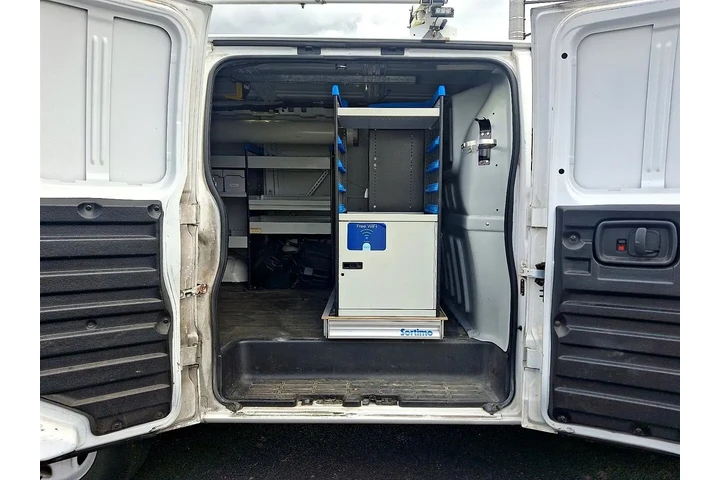 $12900 : 2015 Express 2500 Cargo FFV image 10