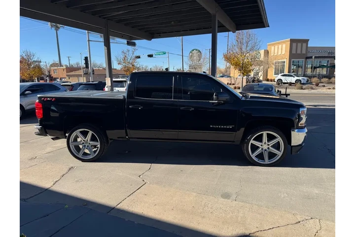 2018 Silverado 1500 LT Crew C image 4