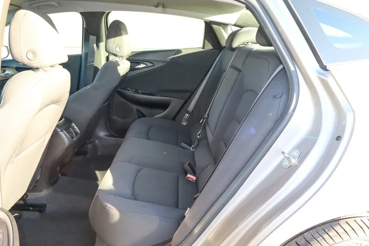 $15688 : 2023 Malibu LT image 8