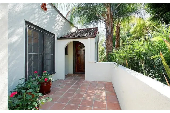 $2500 : Beautiful 3Bed /2Bath in LA image 9