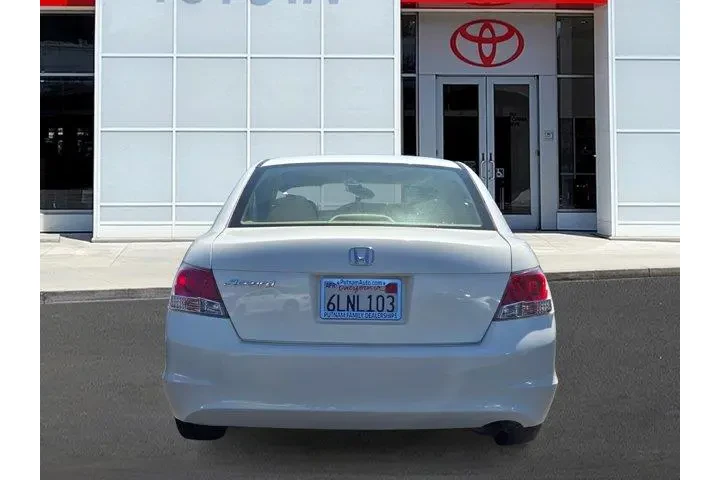 $9588 : Honda Accord 2010 LX 4dr Sed image 5