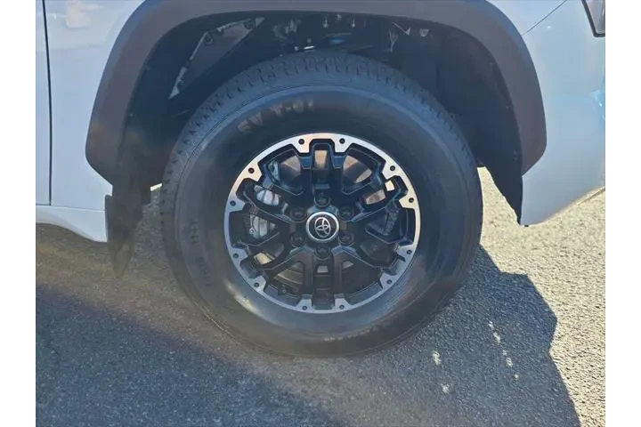 $39995 : Toyota Tundra 2022 4x2 SR5 4 image 8