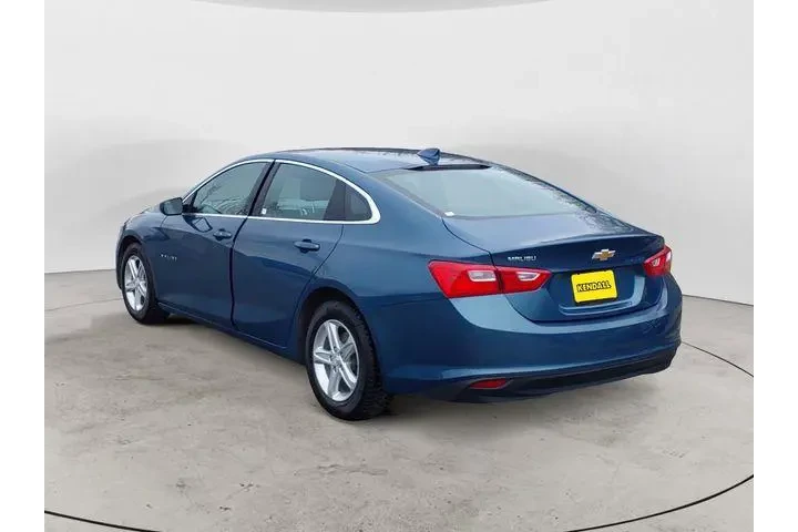 $21588 : Chevrolet Malibu 2024 LT 4dr image 3