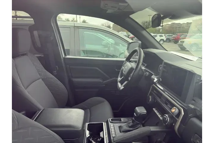 $35000 : Toyota Tacoma 2024 4x2 SR 4d image 3