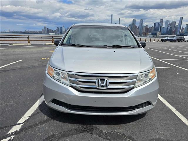 $6800 : 2012 HONDA ODYSSEY image 4