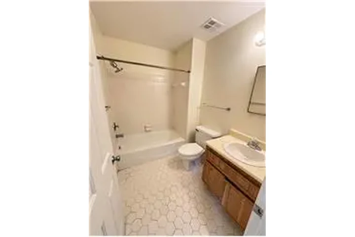 $1700 : Rental property with 2 bedro image 10