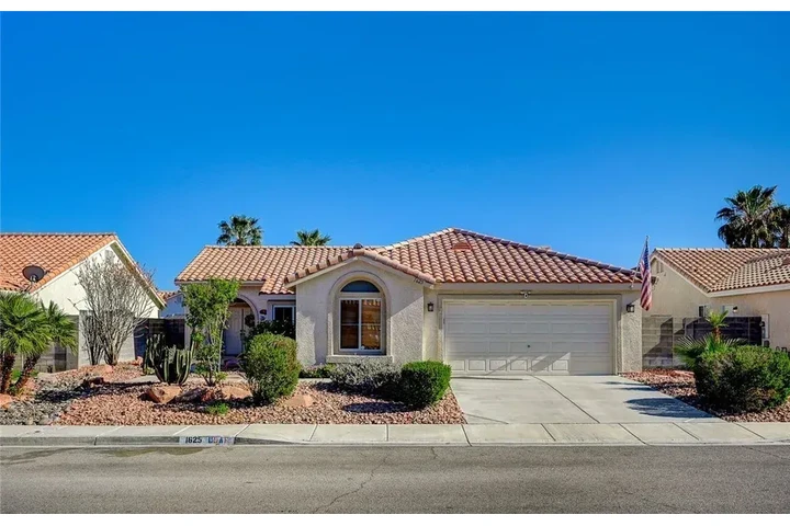 $1200 : North Las Vegas -Available image 1