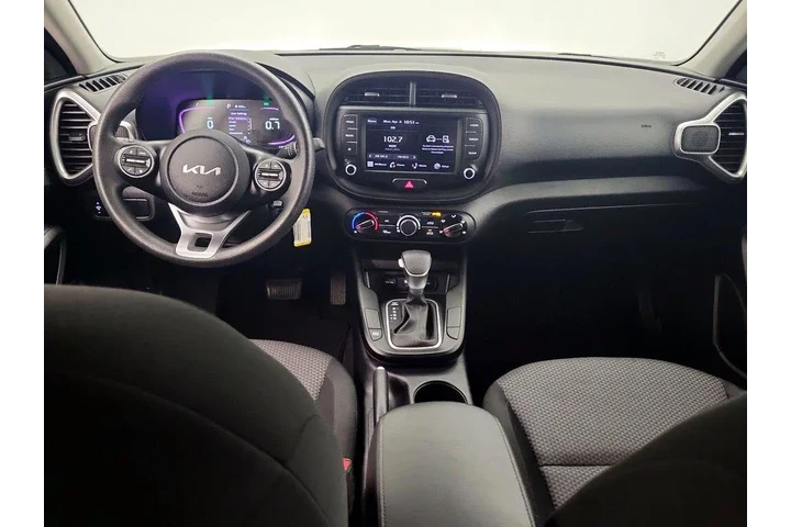 $17998 : Kia Soul 2023 LX 4dr Crossov image 9