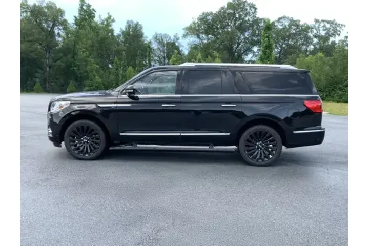 $35900 : 2018 NAVIGATOR L image 5