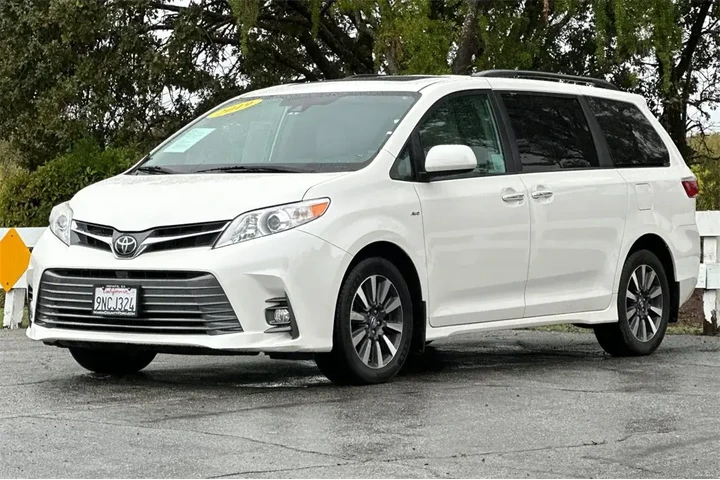 $37247 : Toyota Sienna 2019 AWD XLE 7 image 9
