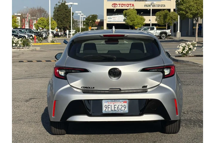$24336 : Toyota Corolla Hatchback 202 image 4