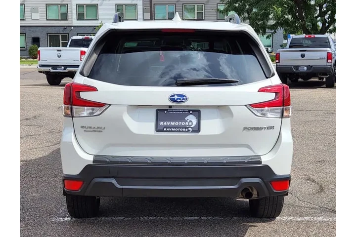 $18572 : 2021 Forester Premium image 9