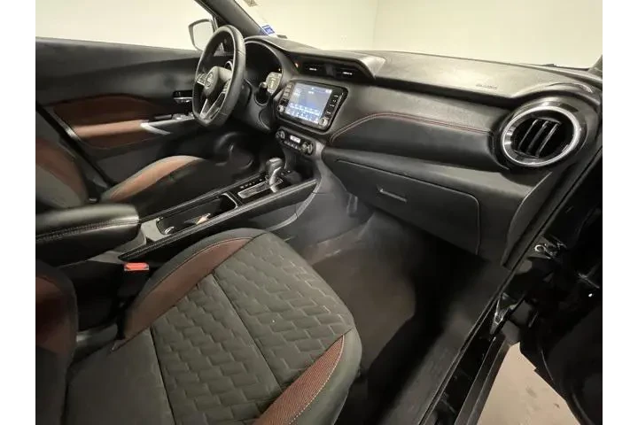 $17620 : Nissan Kicks 2024 SR 4dr Cro image 10