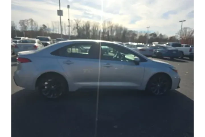 $22820 : Toyota Corolla 2024 SE 4dr S image 5