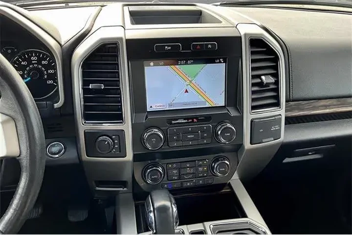 $25526 : Ford F-150 2019 4x4 Lariat 4 image 4