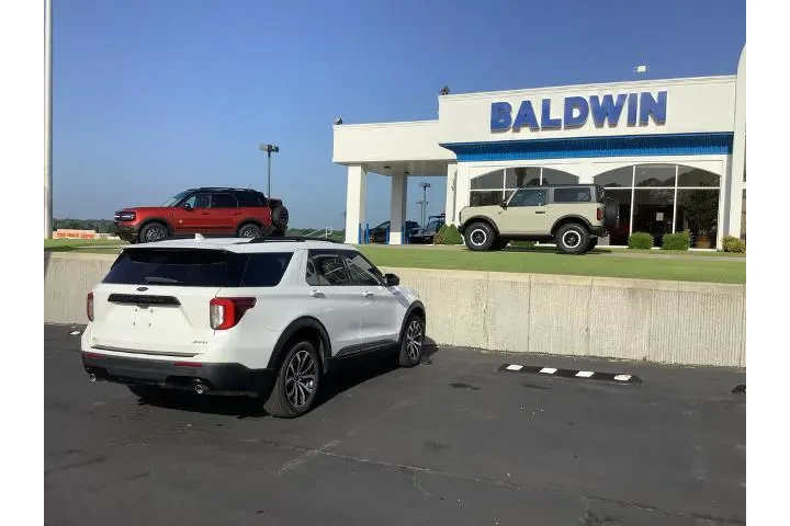 $38950 : Ford Explorer 2023 AWD ST-Li image 7