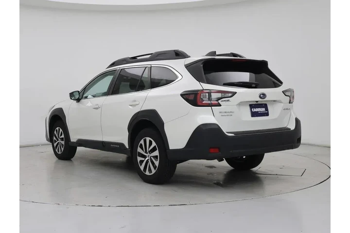 $27998 : Subaru Outback 2023 AWD Prem image 2