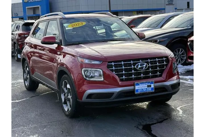 $17999 : Hyundai VENUE 2023 SEL 4dr C image 5