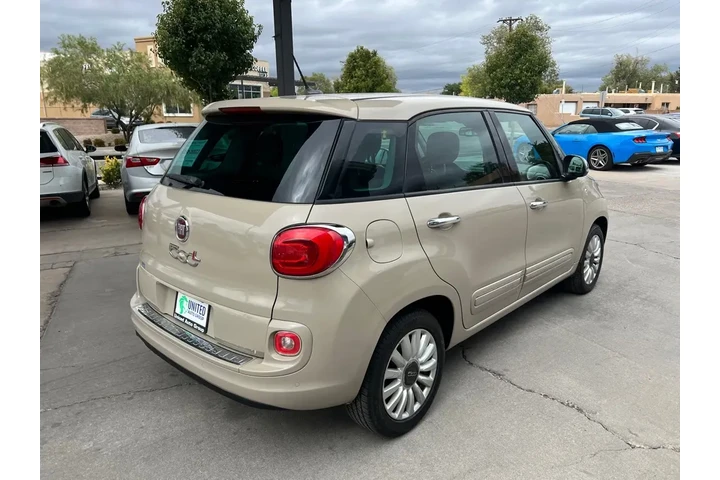 2015 500L Lounge image 5