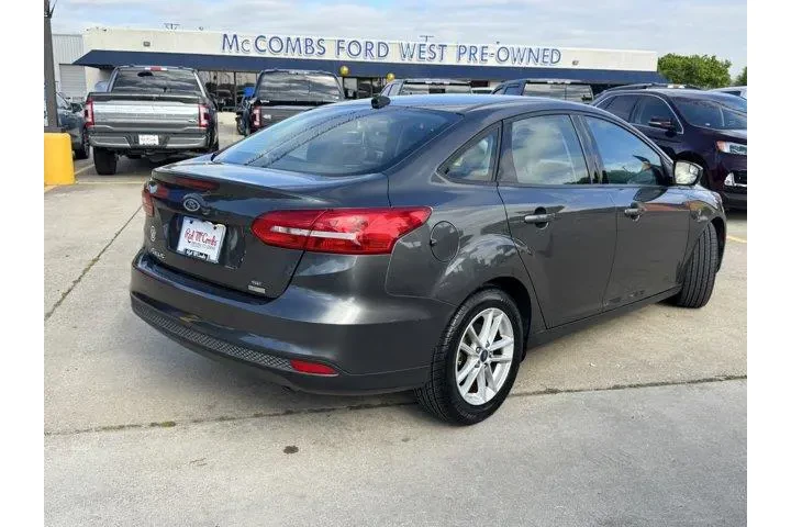 $9998 : Ford Focus 2018 SE 4dr Sedan image 5