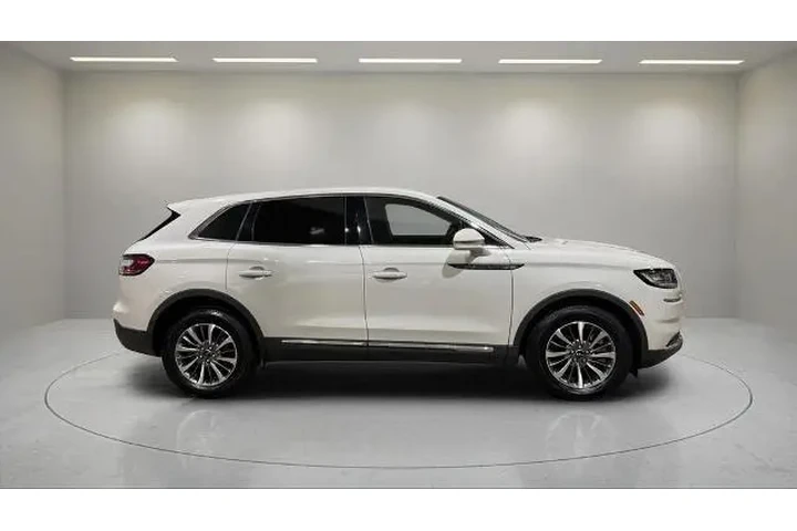 $28495 : Lincoln Nautilus 2022 AWD St image 2