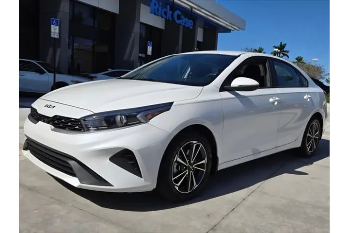 $18448 : Kia Forte 2022 LXS 4dr Sedan image 1