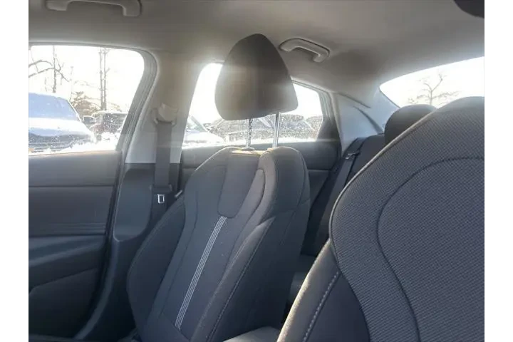 $18903 : Hyundai ELANTRA 2025 SE 4dr image 4