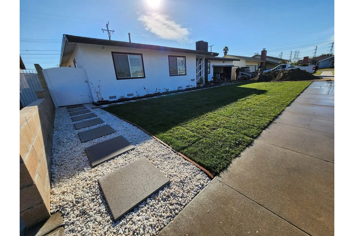 Arellano lawn care y landscape image 7