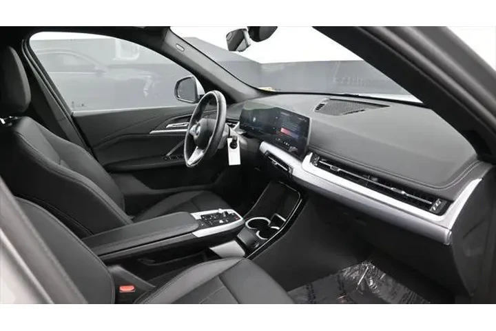 $35791 : BMW X1 2024 AWD xDrive28i 4d image 2