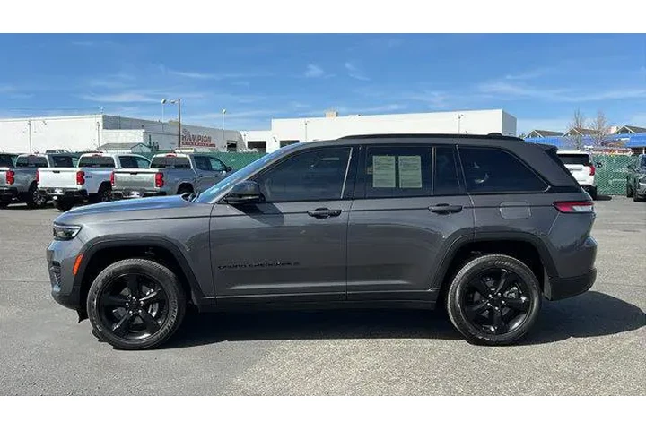 $39984 : Jeep Grand Cherokee 2023 4x4 image 8