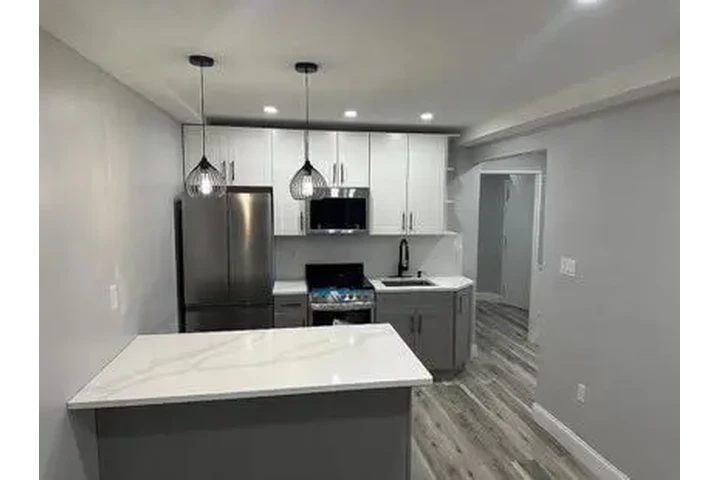 $1550 : Listo para Rentar image 4
