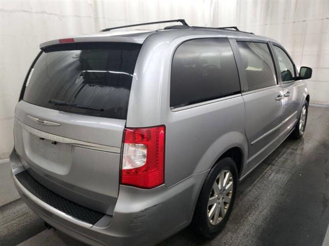 $8995 : 2014 Town and Country Touring image 5