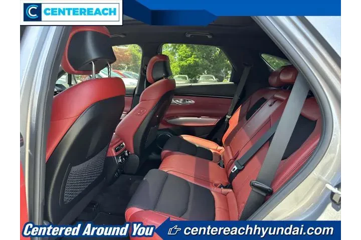 $37488 : Genesis GV70 2023 AWD 2.5T S image 10