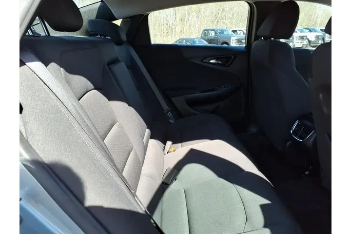 $16550 : Chevrolet Malibu 2024 LT 4dr image 7