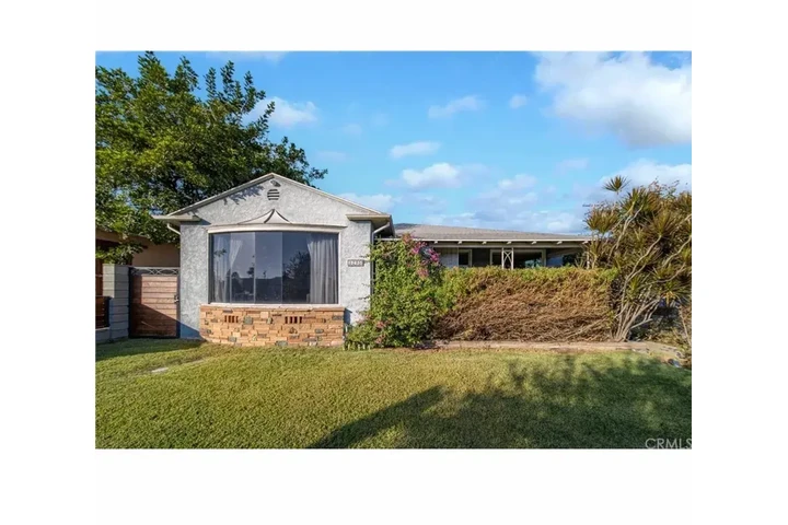 $1700 : East LA - Single family home image 2