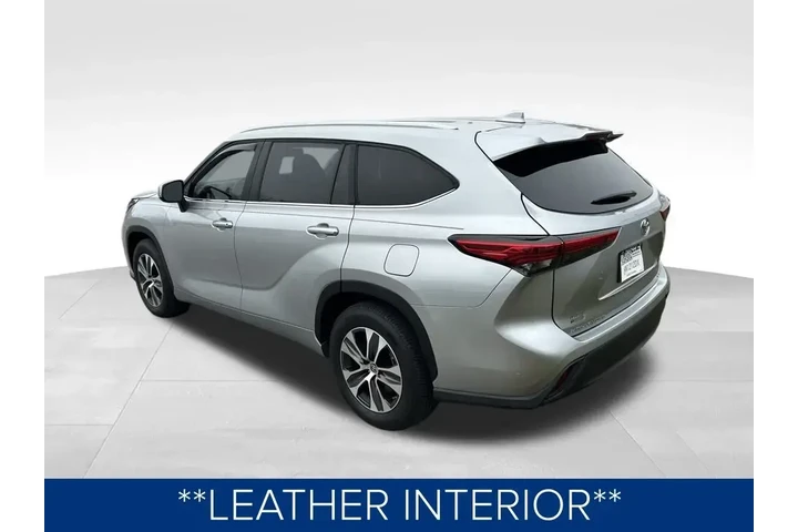 $35650 : Toyota Highlander 2023 LE 4d image 6