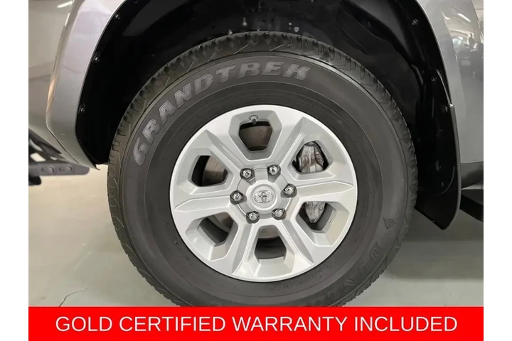 $42388 : Gold Certified2020 4Runner SR image 9